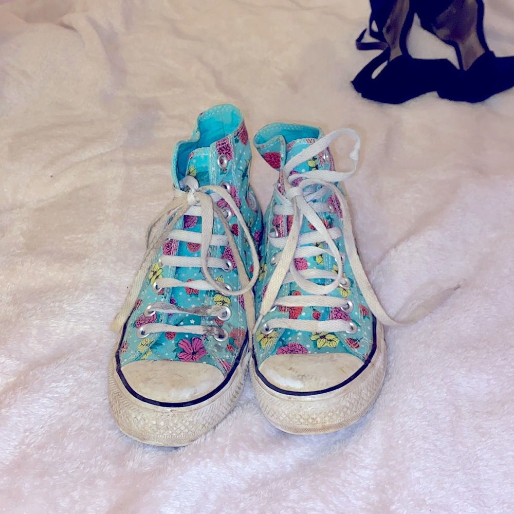 Floral hightop converse
